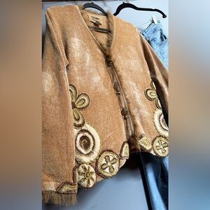 Chenille Crochet Appliqué Cardigan w/ Novelty Animal Buttons - M